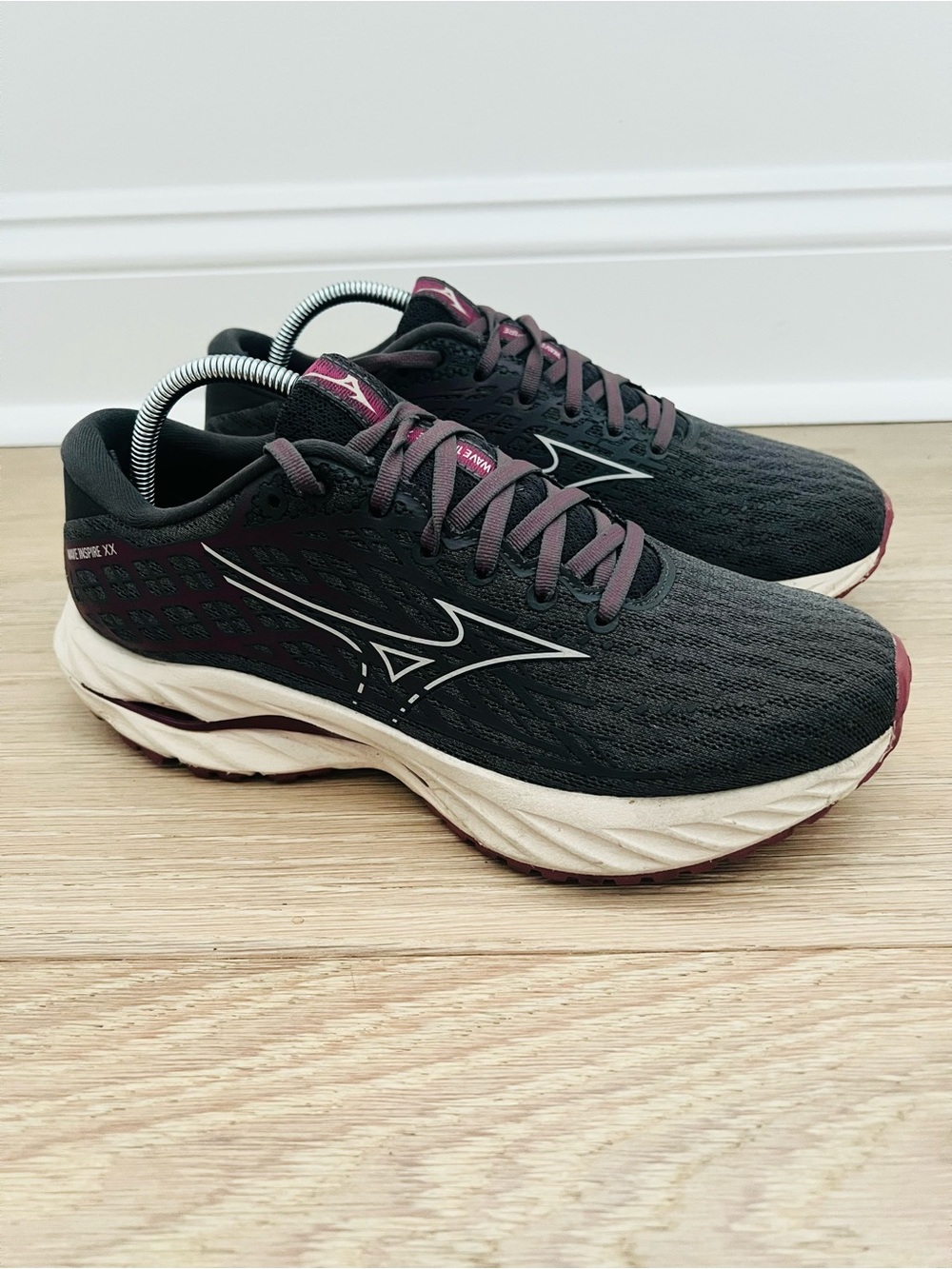 Mizuno Wave Inspire 20 Shoes Womens Size 8.5 Dark Gray Athletic Running Sneaker